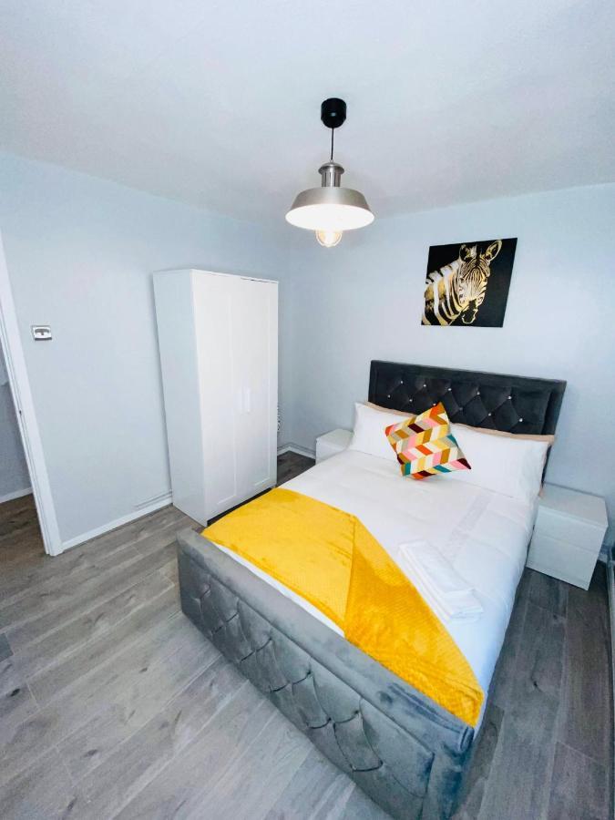 Bright, Spacious, Modern Interior Decor 2 Bedrooms Apartment With Amazing Views Londra Exterior foto