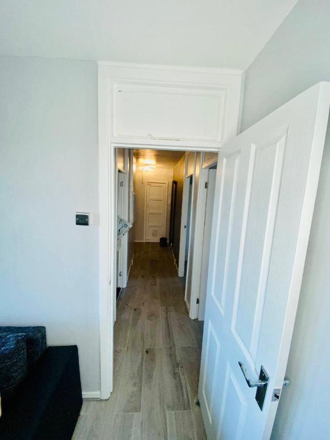 Bright, Spacious, Modern Interior Decor 2 Bedrooms Apartment With Amazing Views Londra Exterior foto