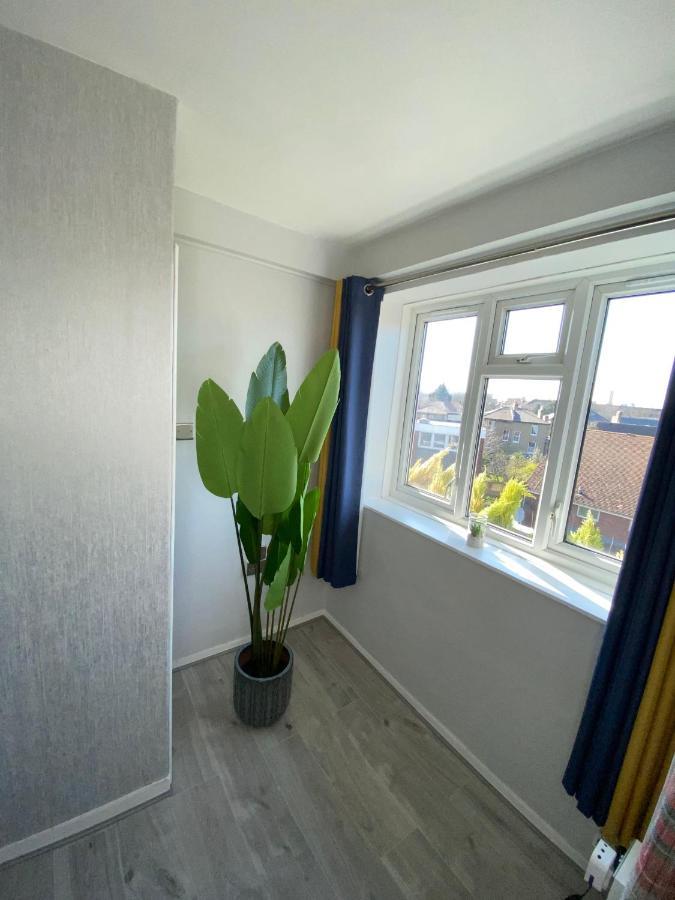 Bright, Spacious, Modern Interior Decor 2 Bedrooms Apartment With Amazing Views Londra Exterior foto