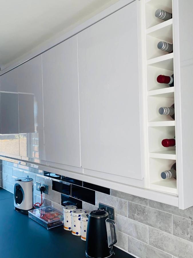 Bright, Spacious, Modern Interior Decor 2 Bedrooms Apartment With Amazing Views Londra Exterior foto