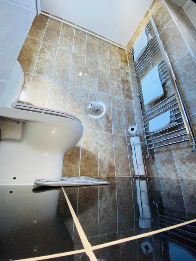 Bright, Spacious, Modern Interior Decor 2 Bedrooms Apartment With Amazing Views Londra Exterior foto
