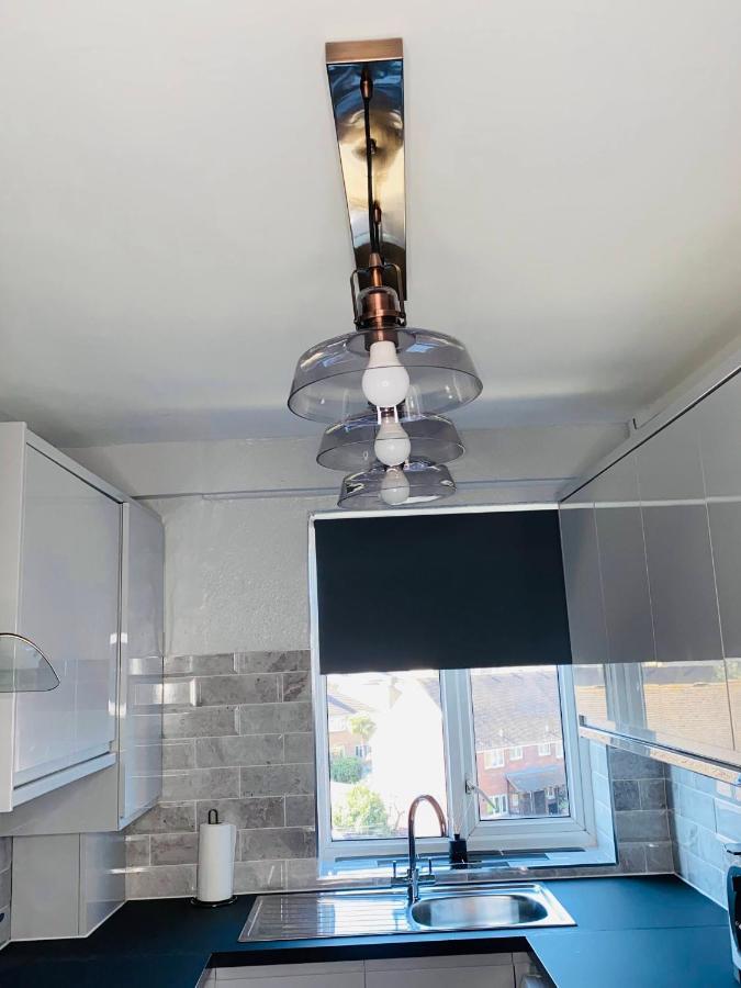 Bright, Spacious, Modern Interior Decor 2 Bedrooms Apartment With Amazing Views Londra Exterior foto