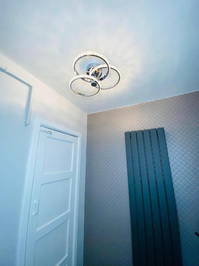 Bright, Spacious, Modern Interior Decor 2 Bedrooms Apartment With Amazing Views Londra Exterior foto